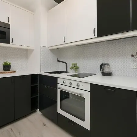 Modern Wróblewskiego With Balcony&free Parking By Renters Apartament Łódź