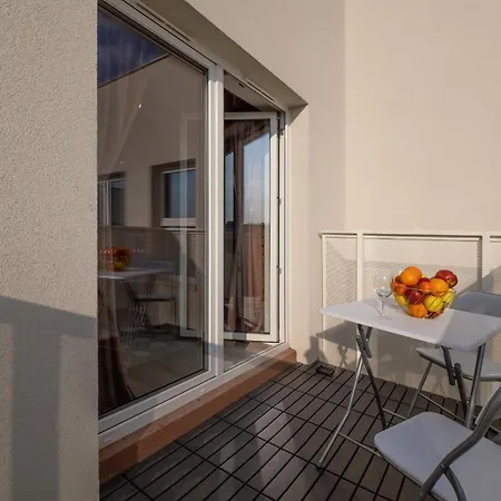 Modern Wroblewskiego With Balcony And Free Parking By Renters * Lodz (Lodz)