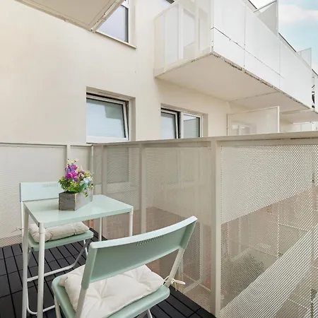 Modern Wroblewskiego With Balcony And Free Parking By Renters * Лодзь