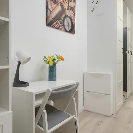 Modern Wroblewskiego With Balcony And Free Parking By Renters Лодзь