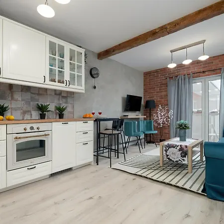 Modern Wróblewskiego With Balcony&free Parking By Renters Łódź