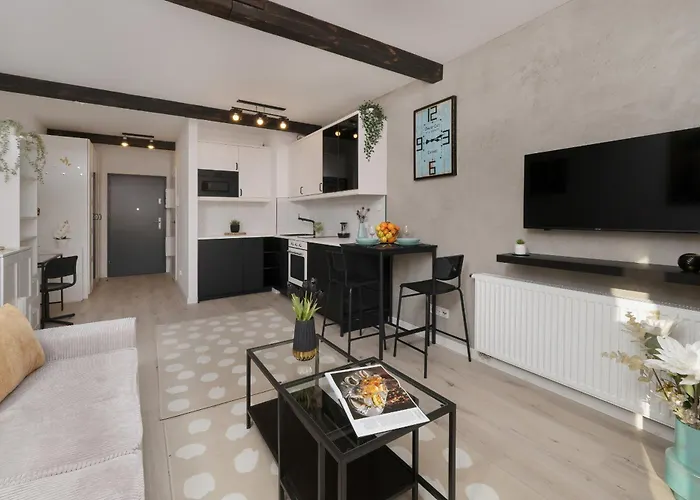 Modern Wroblewskiego With Balcony And Free Parking By Renters Lägenhet *