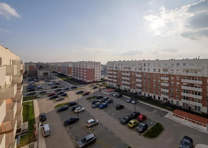 Modern Wroblewskiego With Balcony And Free Parking By Renters Apartman Łódź