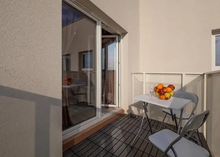 Modern Wroblewskiego With Balcony And Free Parking By Renters * 罗兹